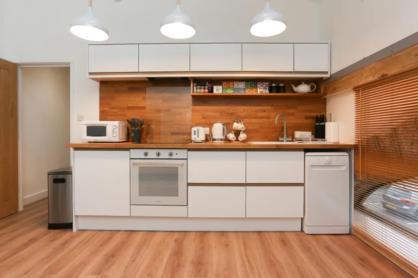 Strawberry Line, Flat 2 - Image 1