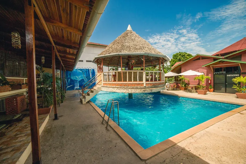Los Gavilanes Hotel - Image 1