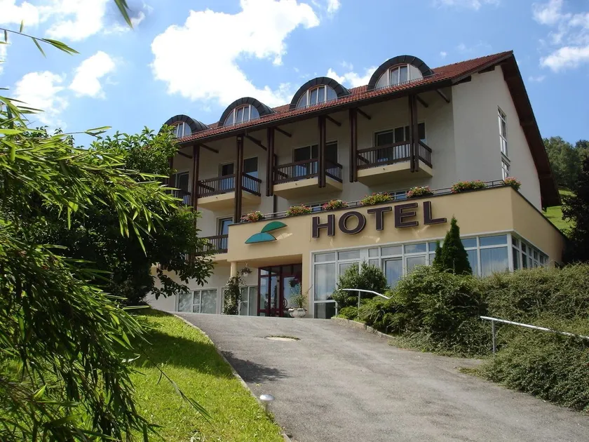 Hotel Mühlbergblick - Image 1
