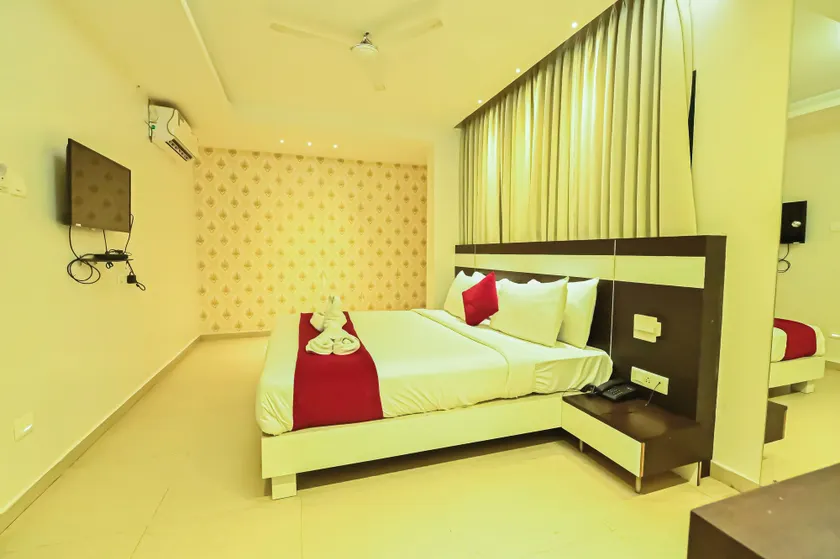 Yuvraj Palace Inn - Image 1