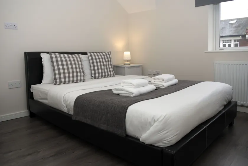 Guest House London - Image 1