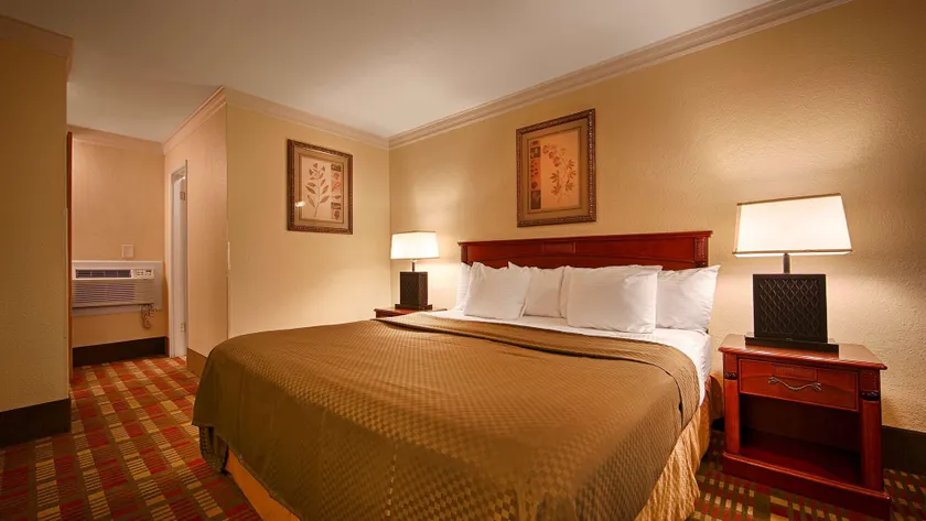 Best Western Garden Villa Inn - Image 1