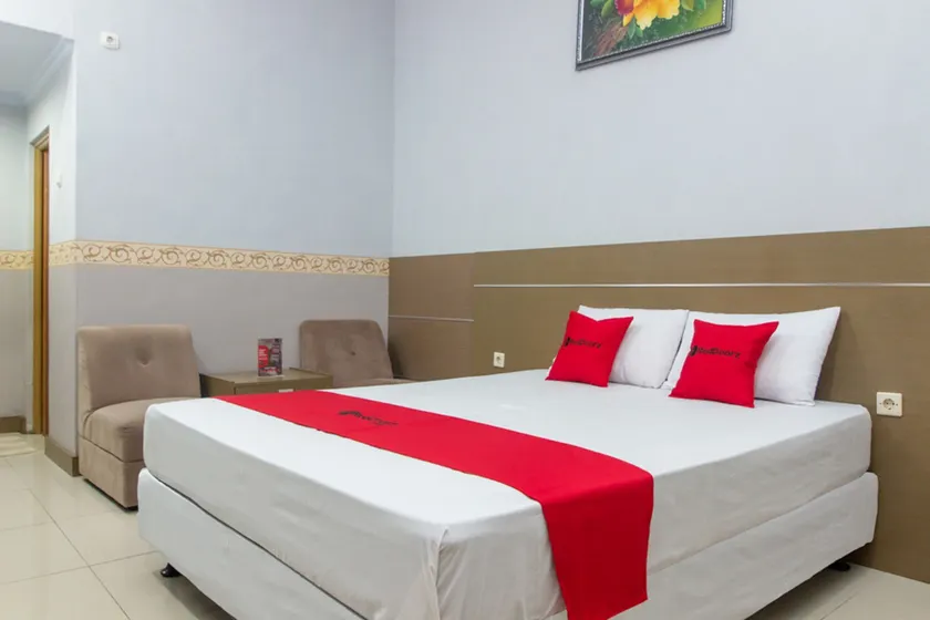 RedDoorz near Goa Panggung - Image 1