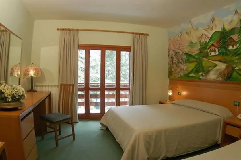 Hotel Orso Bianco - Image 1
