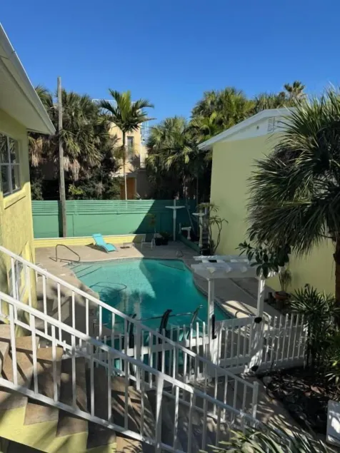 1 Bed Room Pool Steps to Beach - Image 1
