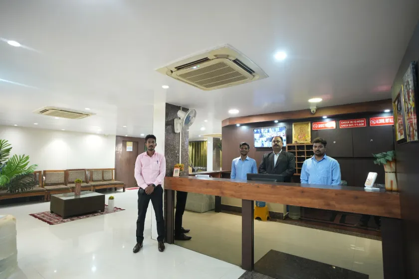 Hotel Sapphire Inn - Lobby