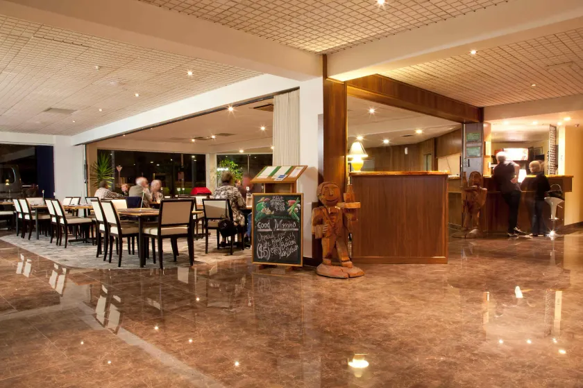 Auckland Airport Kiwi Hotel - Image 1