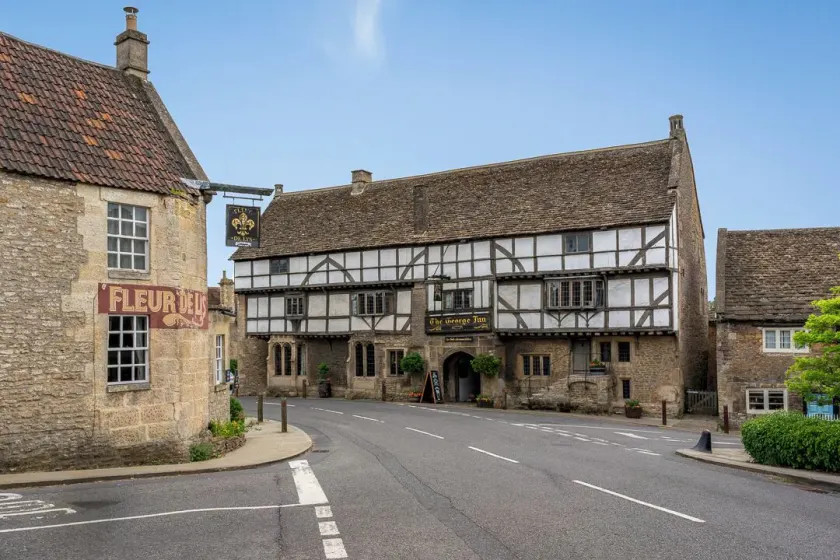 The George Inn & Plaine - Image 1