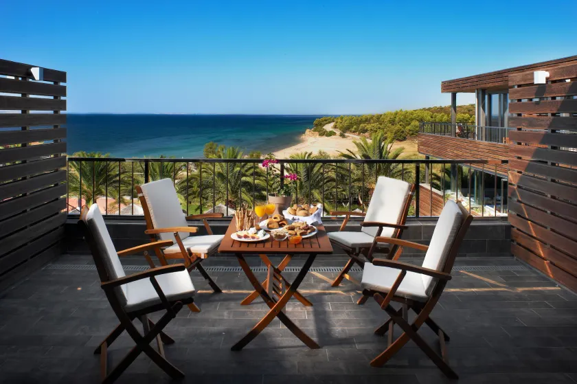 Blue Dolphin Hotel - Image 1