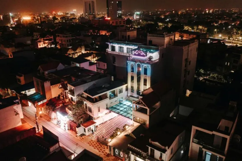 Diamond Hotel - Image 1