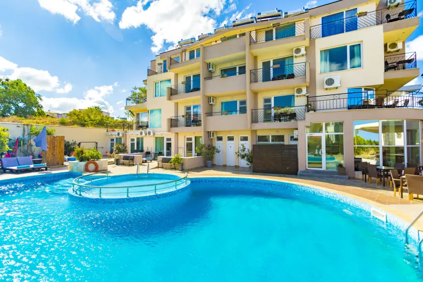 Selena Beach Hotel - Image 1