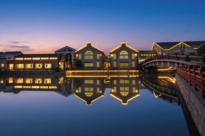Lin Yin Art Hotel Shanghai Pudong PVG Airport Disneyland Free Shuttle - Image 1