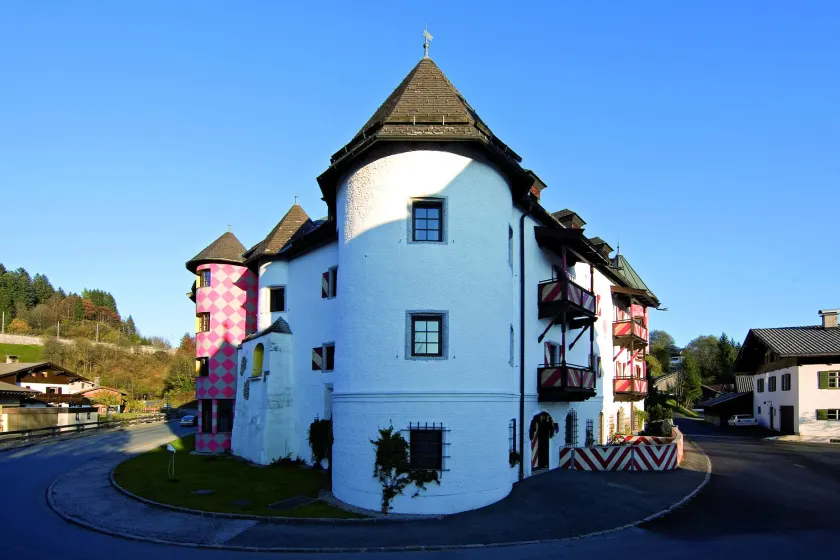 Family Hotel Schloss Rosenegg - Image 1