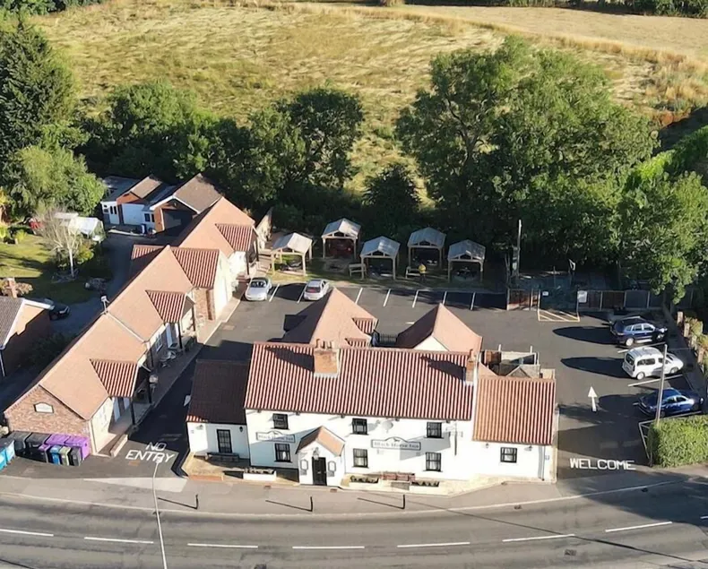 The Black Horse Inn - Image 1