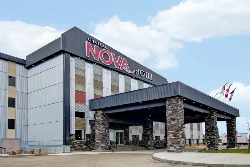 Chateau Nova Yellowknife - Image 1