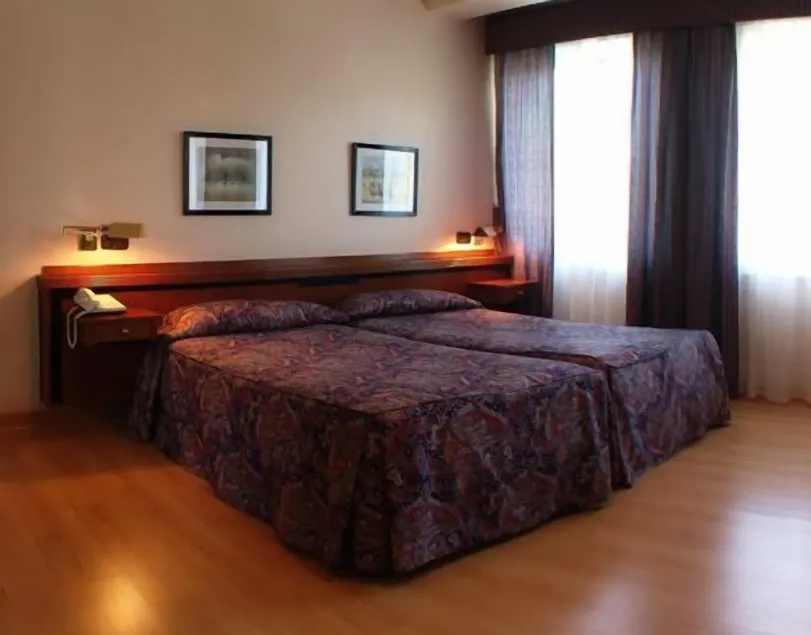 Hotel Las Sirenas - Image 1