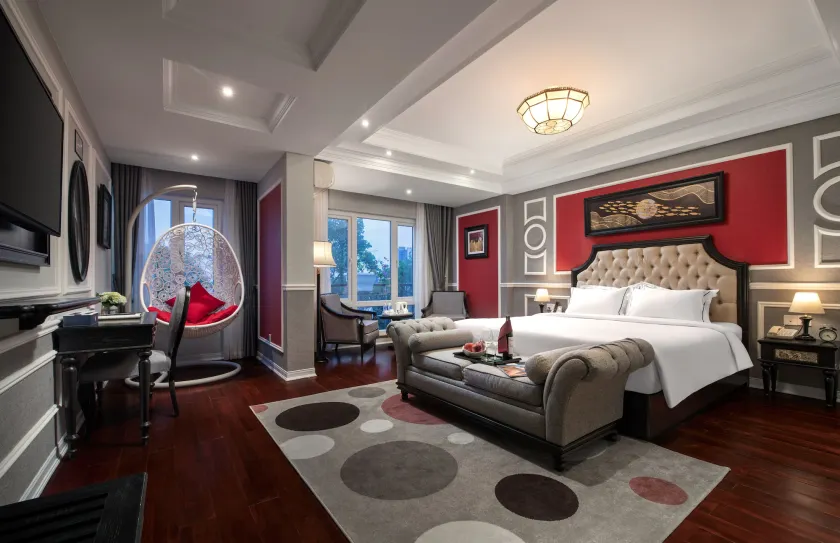 Acoustic Hotel & Spa - Image 1