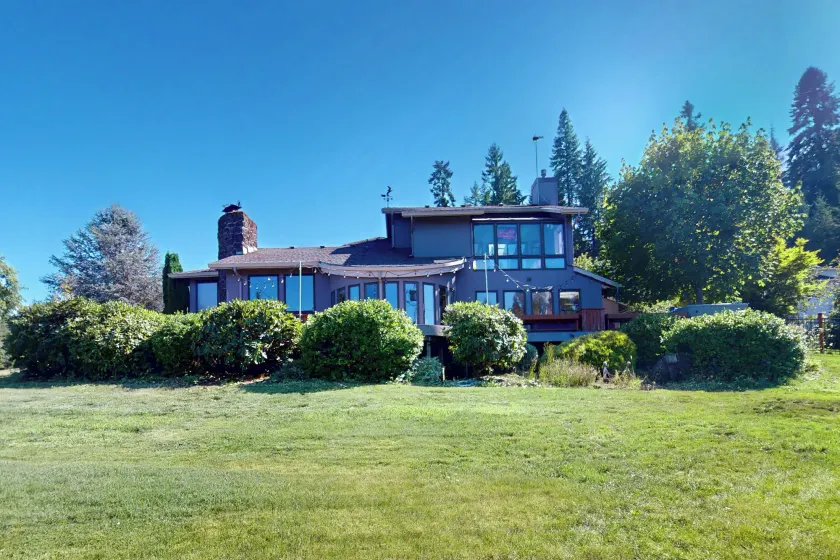 Walk to Water! Foster Lake Family Home w/ Hot Tub - Image 1
