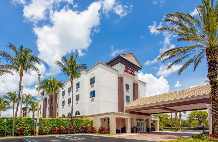 Hampton Inn & Suites Wellington - Image 1