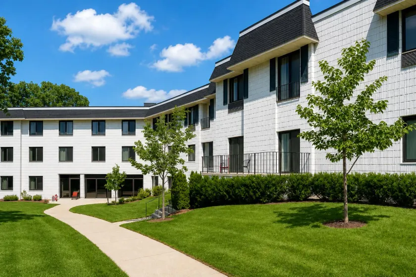 Chateau Royale Inn - Image 1
