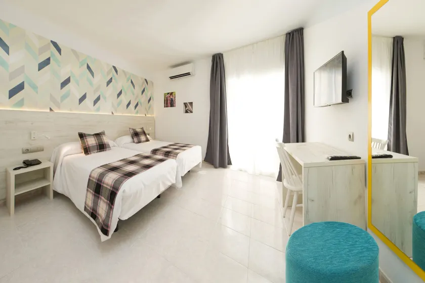 Hotel Vibra Lei Ibiza - Image 1