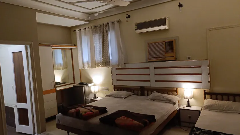 Samrat Hotel - Room