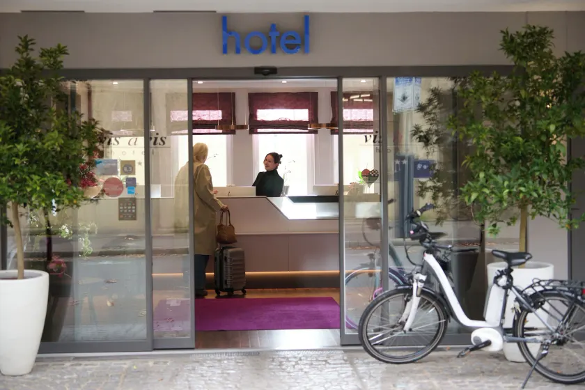 Hotel Vis à vis - Image 1