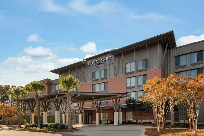 Courtyard by Marriott Charleston Summerville - Image 1