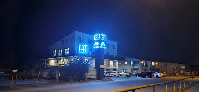 Hira Boarding Aparthotel - Image 1