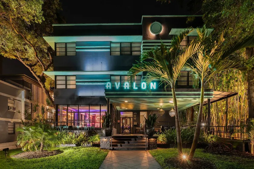 Avalon Hotel Downtown St. Petersburg - Image 1