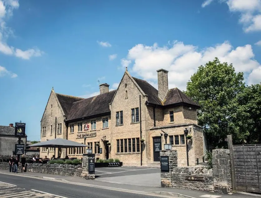 The Bath Arms Hotel - Image 1