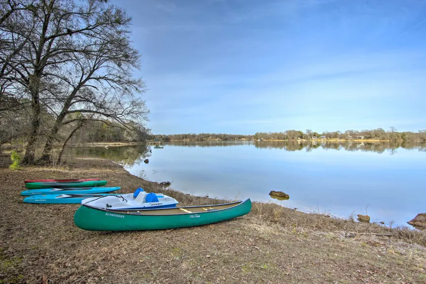 Lakefront Cabin w/ 2 Lofts, Boats on 4 Acres - Image 1