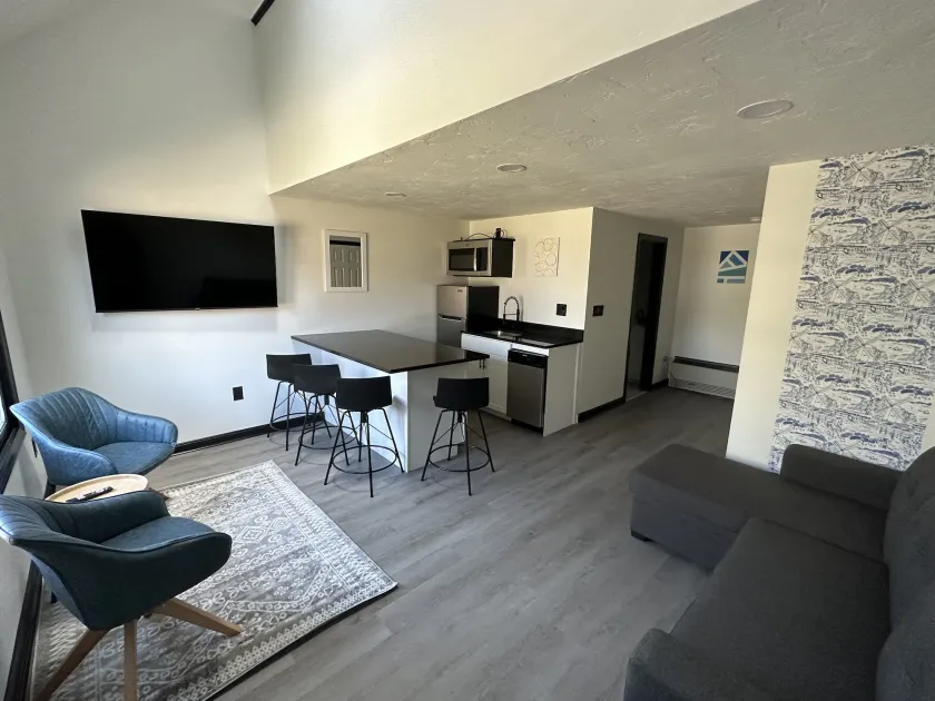 Harborside Suites - Image 1