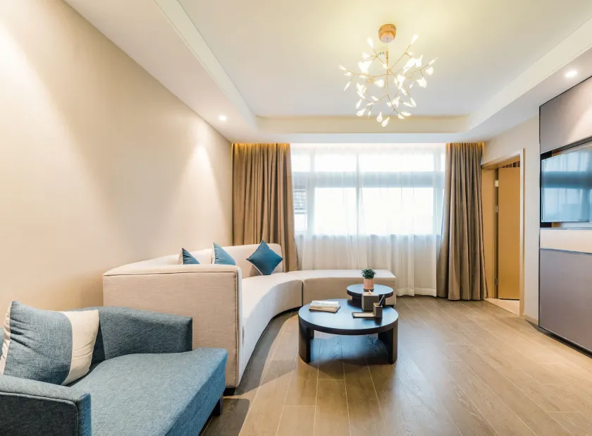 Atour Hotel Railway Station Xuzhou - Image 1