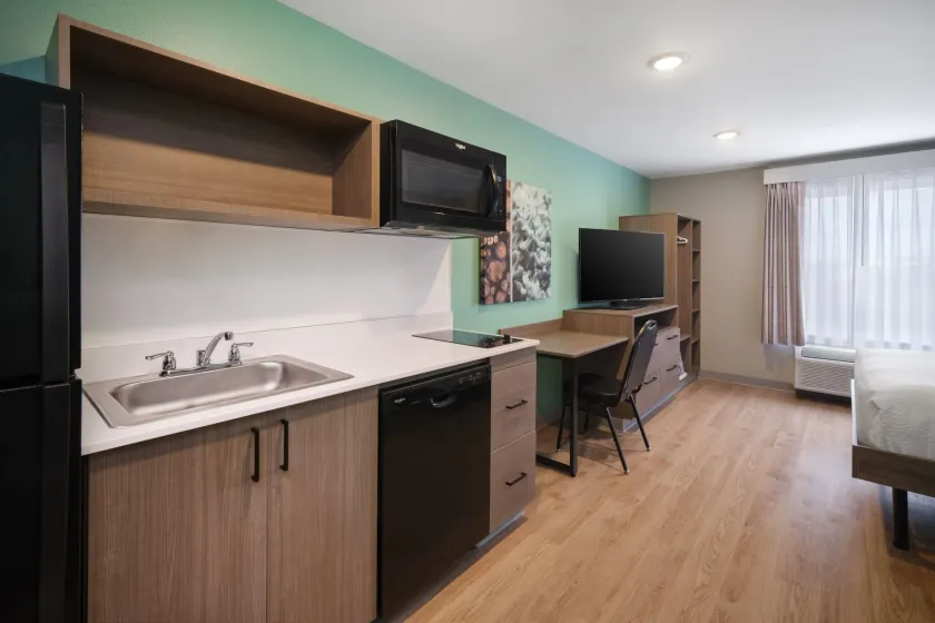 ECHO Suites Extended Stay by Wyndham Savannah Pooler - Image 1