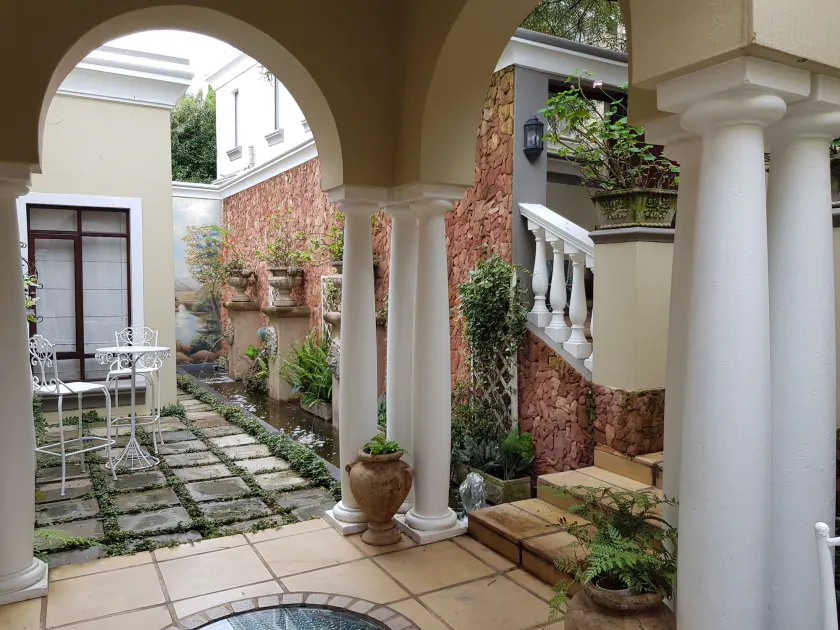 Villa Lugano Guesthouse - Image 1