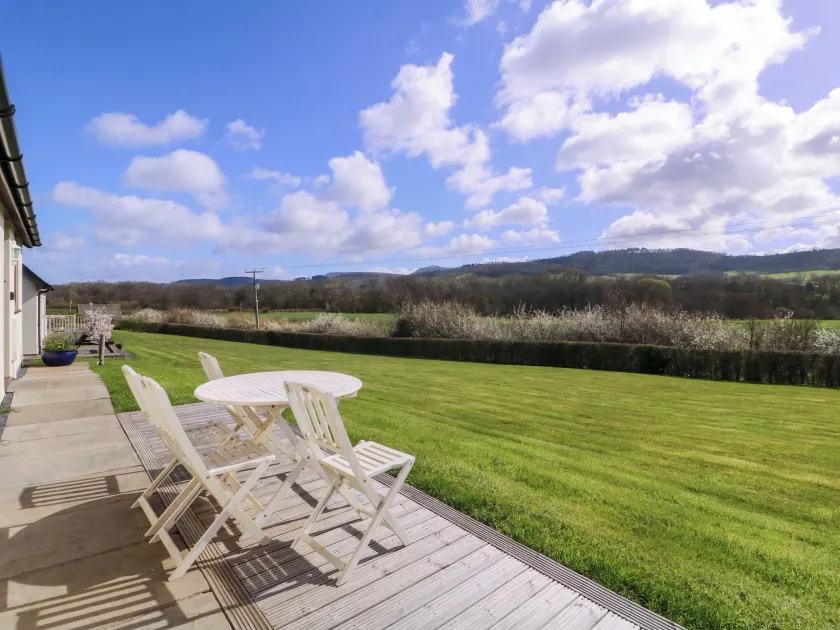 Sunny Cottage - Image 1
