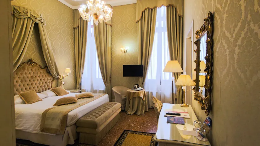 Hotel Al Duca Di Venezia - Image 1