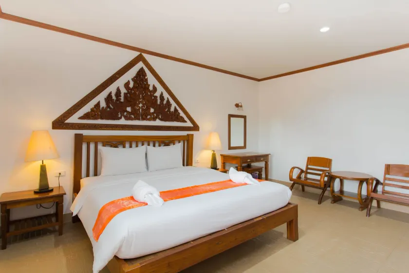 Onnicha Hotel Phuket - Image 1