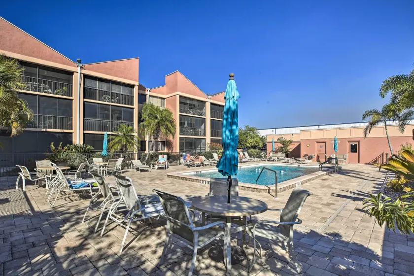 Burnt Store Marina Condo: Boat, Swim, Golf! - Image 1