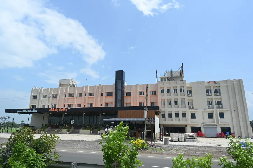 Shubhratna Hotel & Resort - Image 1