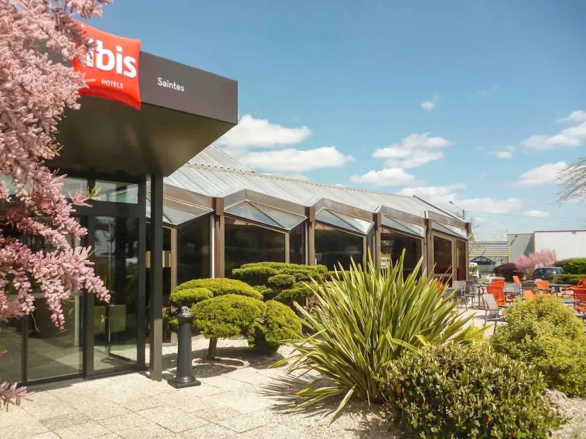 ibis Saintes - Image 1
