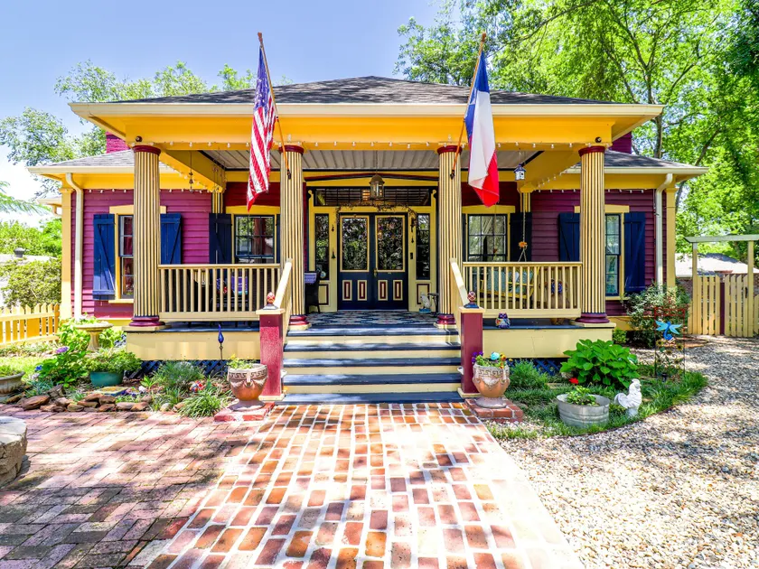 The Steamboat Inn - Image 1