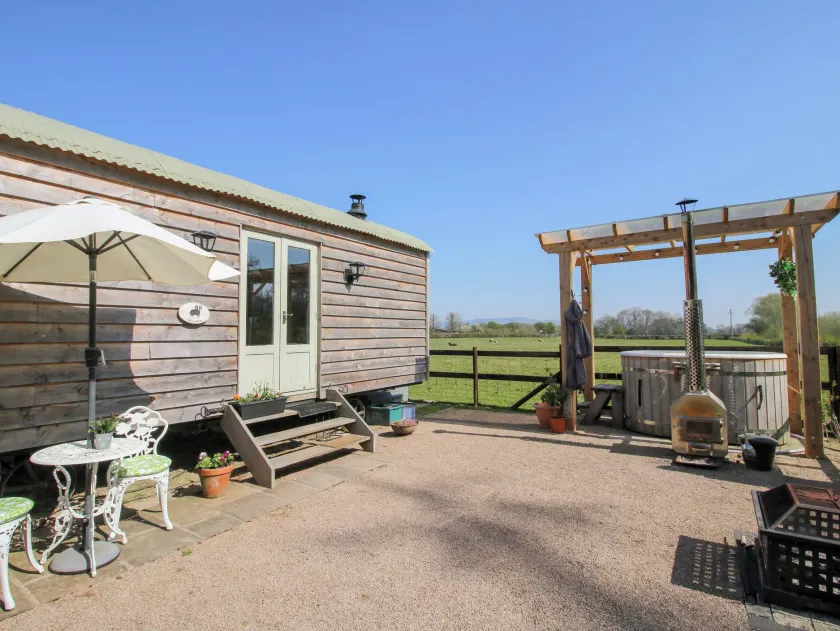 Balwen Shepherd's Hut - Image 1