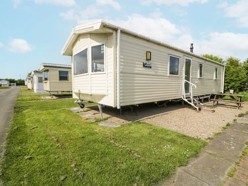 Manor House Gold 2 Bedroom - Image 1