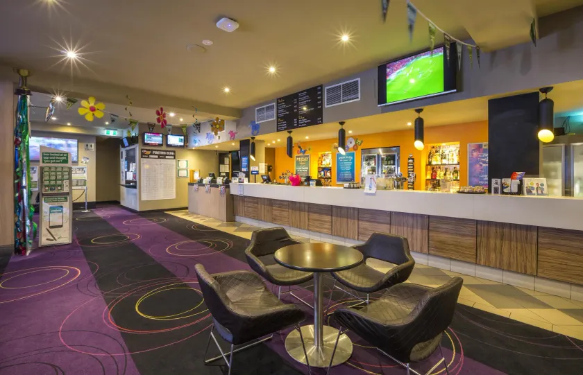 Nightcap at Glengala Hotel - Image 1