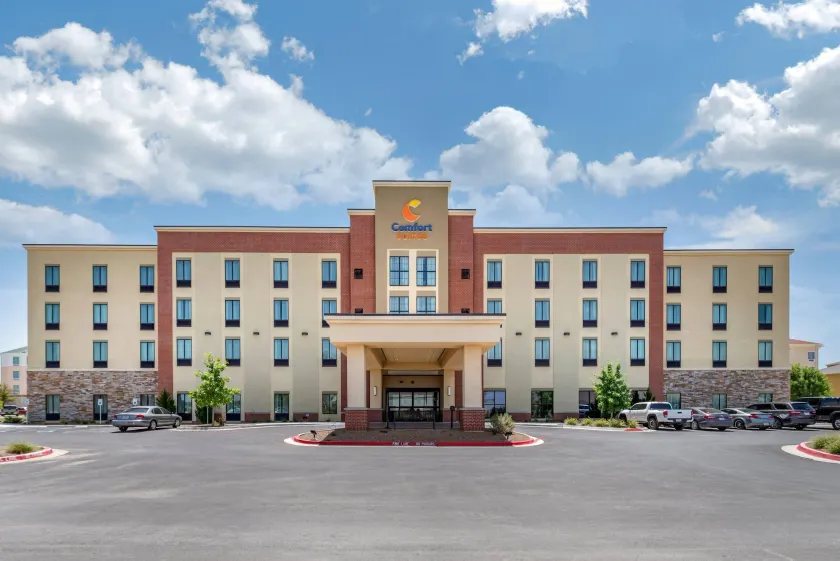 Comfort Suites Midland West - Image 1
