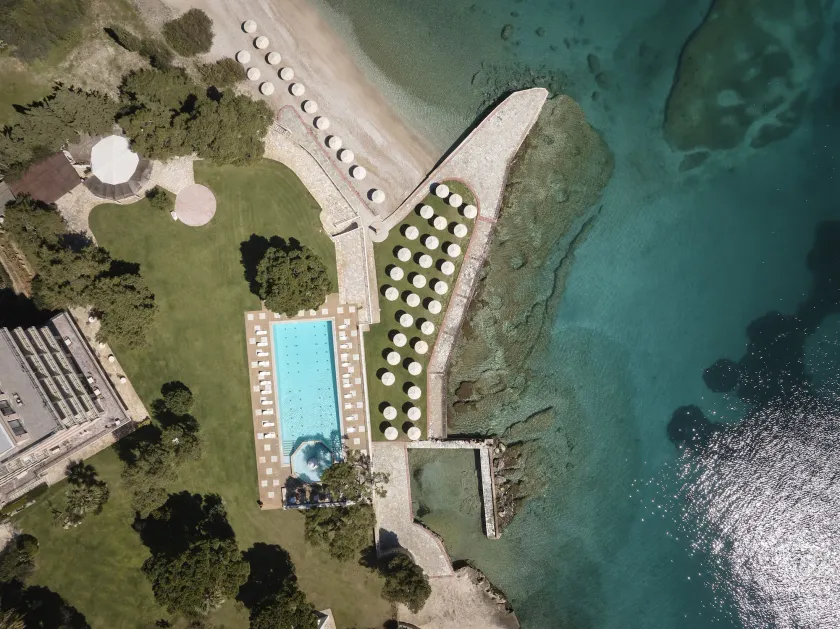 Kalamaki Beach Resort - Image 1