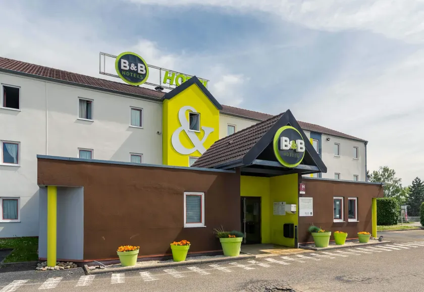B&B HOTEL Strasbourg Nord Artisans - Image 1