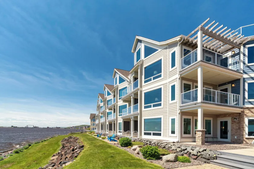 Beacon Pointe on Lake Superior - Image 1